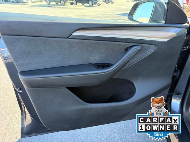 Used 2025 Tesla Model Y Long Range image 23