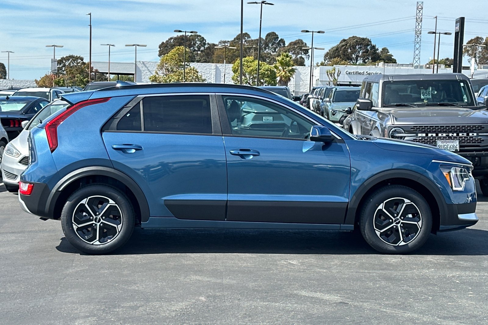 New 2026 Kia Niro EX FWD image 3