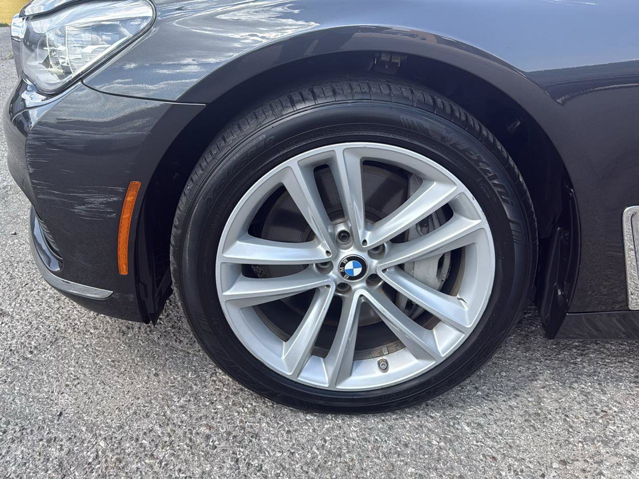 Used 2018 BMW 750i xDrive AWD/4WD image 28