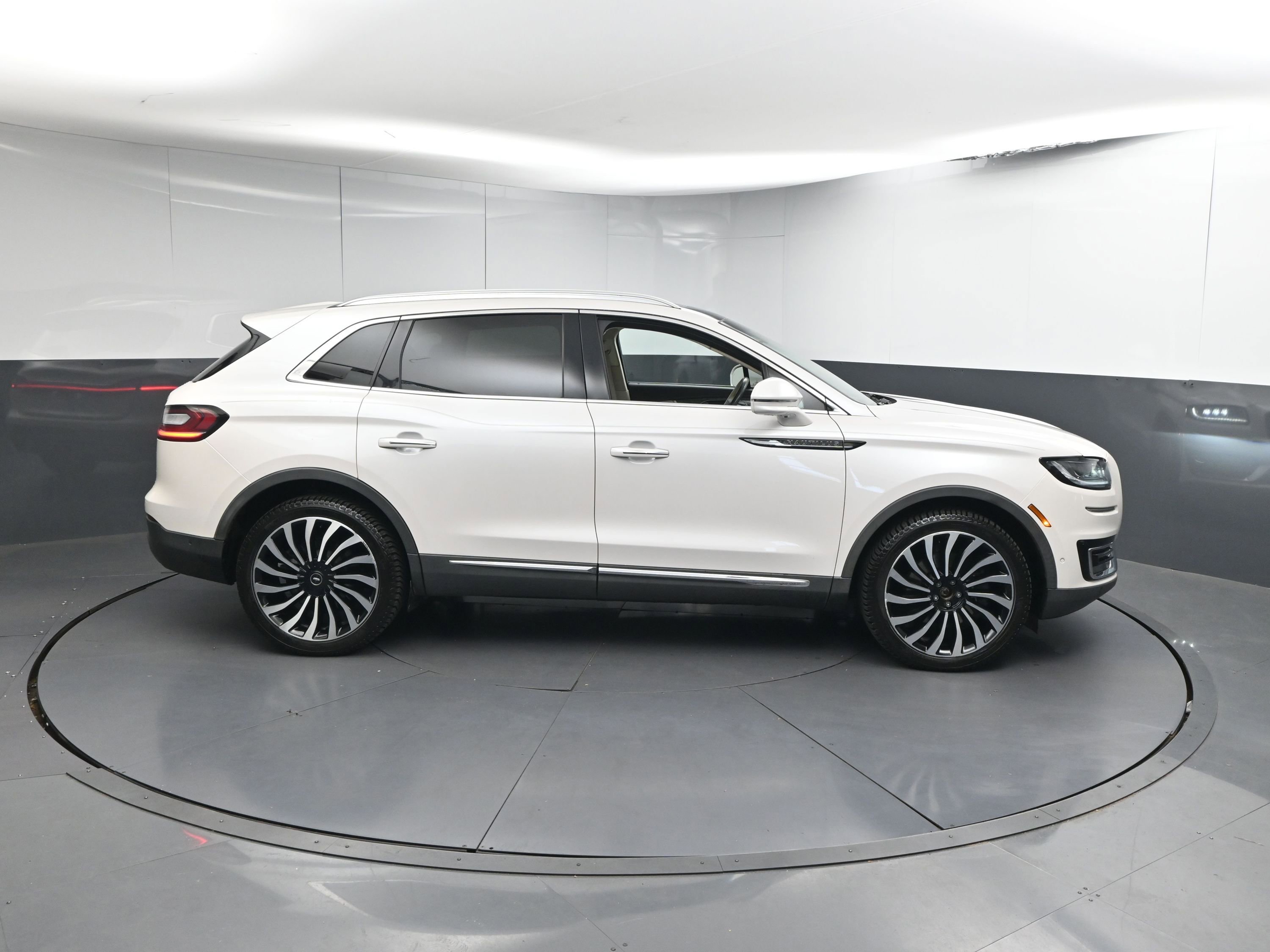 Used 2019 Lincoln Nautilus Black Label image 27