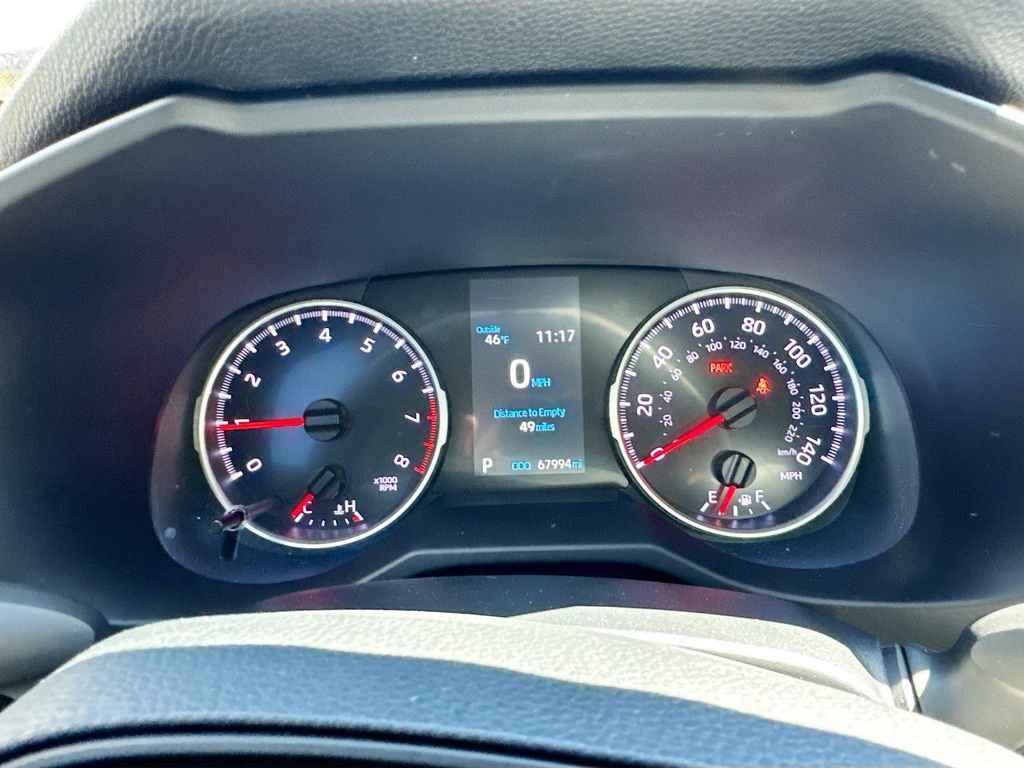 Used 2022 Toyota RAV4 LE image 11