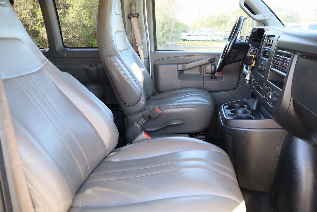 Used 2022 GMC Savana 3500 LS w/ Chrome Appearance Package image 24
