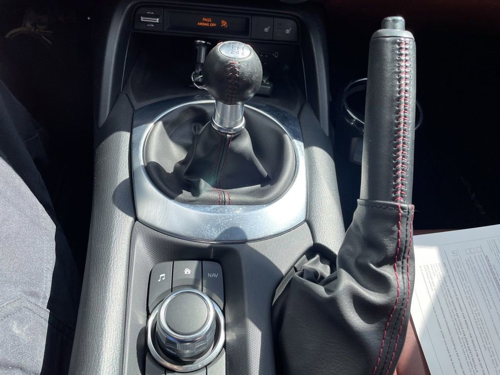 Used 2019 MAZDA MX-5 Miata RF Grand Touring w/ GT-S Package RWD image 14