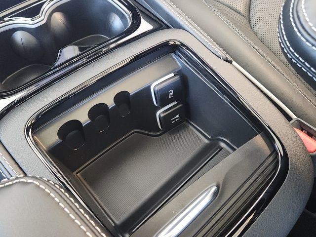 New 2025 Chrysler Pacifica Limited image 42