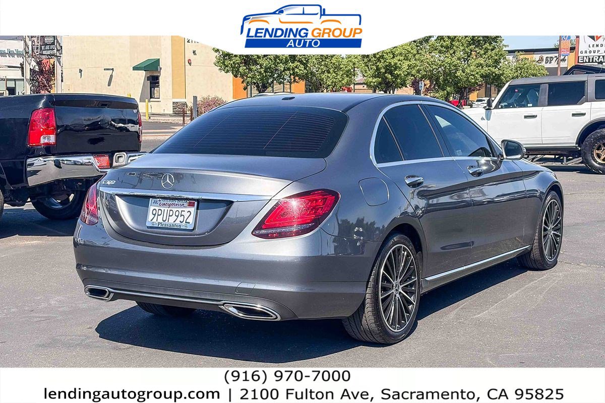Used 2021 Mercedes-Benz C 300 Sedan image 4