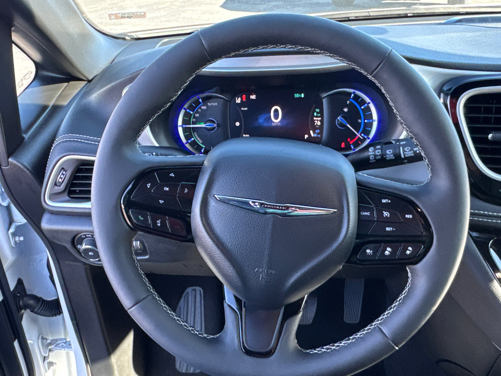 Used 2024 Chrysler Pacifica Limited image 14