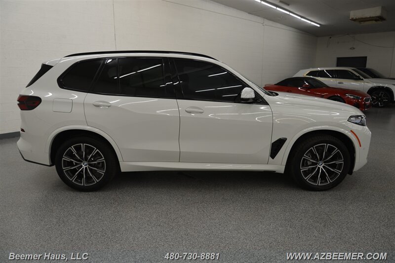 Used 2025 BMW X5 xDrive40i w/ M Sport Package AWD/4WD image 8
