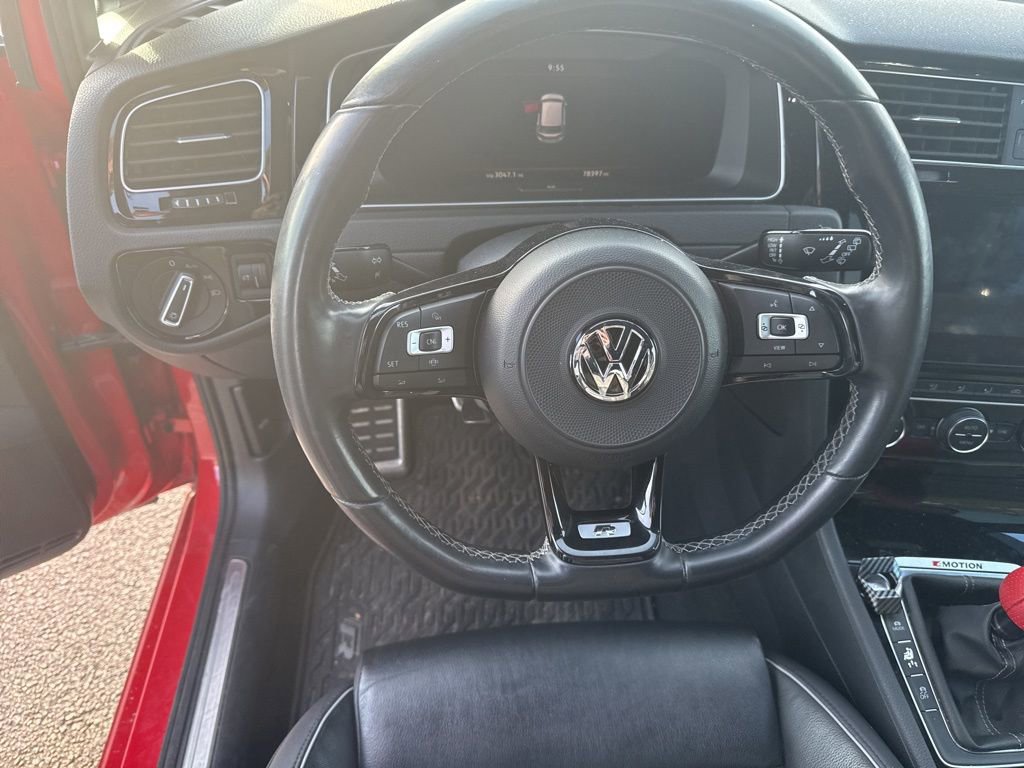 Used 2019 Volkswagen Golf R 4-Door image 12