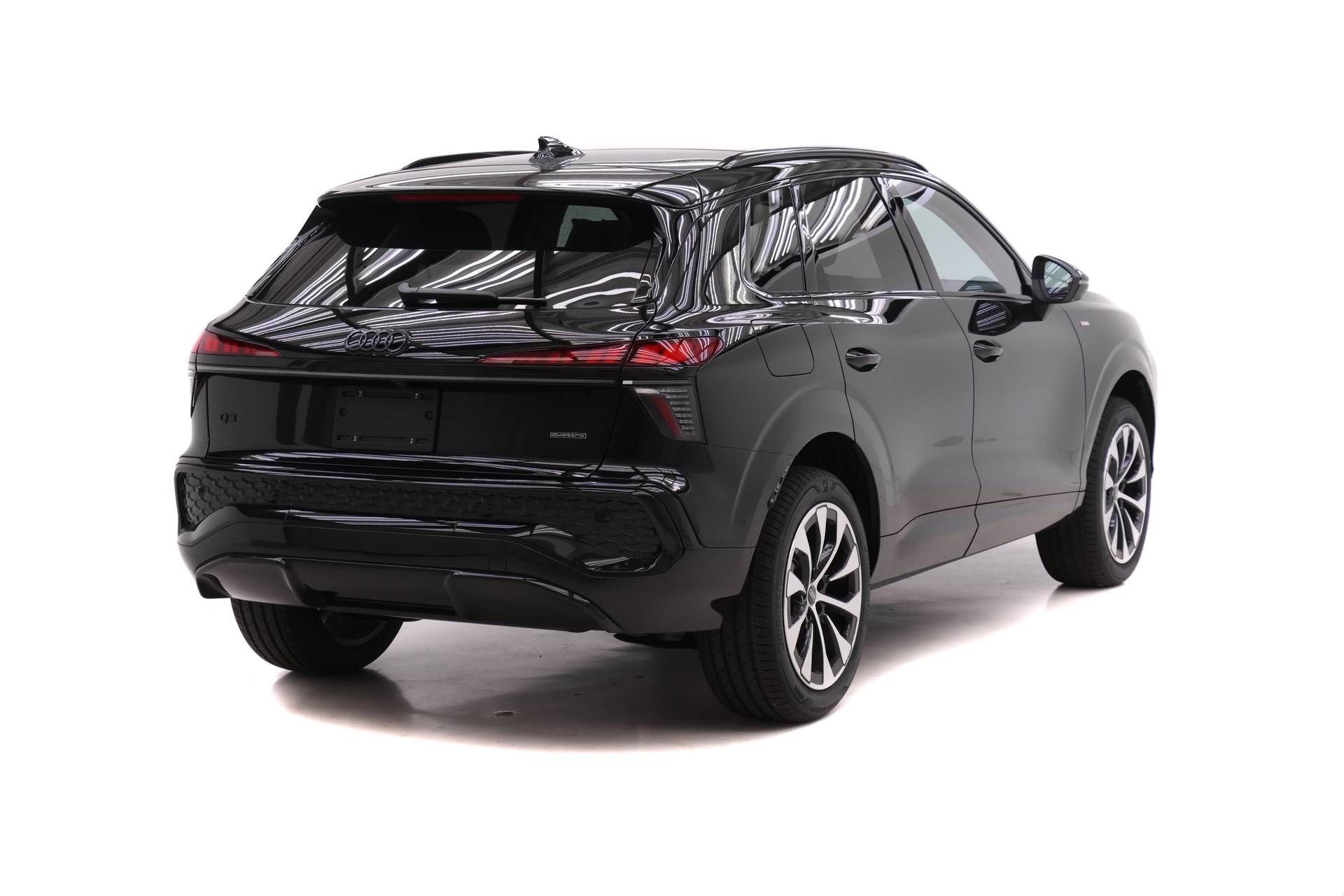 New 2026 Audi Q3 quattro 2.0T AWD/4WD image 4