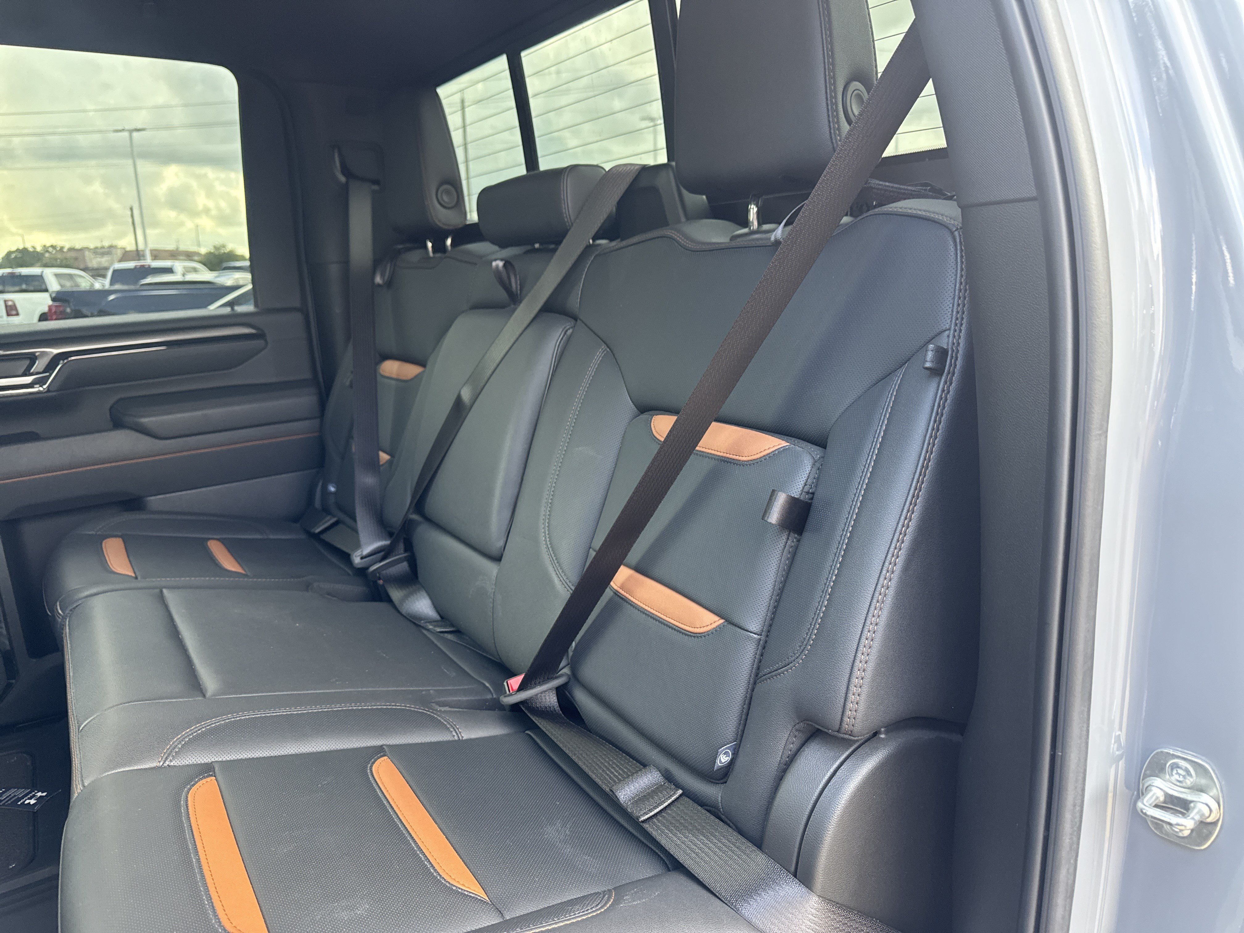 Used 2025 GMC Sierra 2500 AT4 w/ AT4 Premium Plus Package AWD/4WD image 8