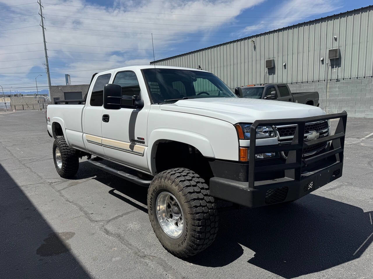 Used 2006 Chevrolet Silverado 2500 W/T w/ Skid Plate Package AWD/4WD image 15