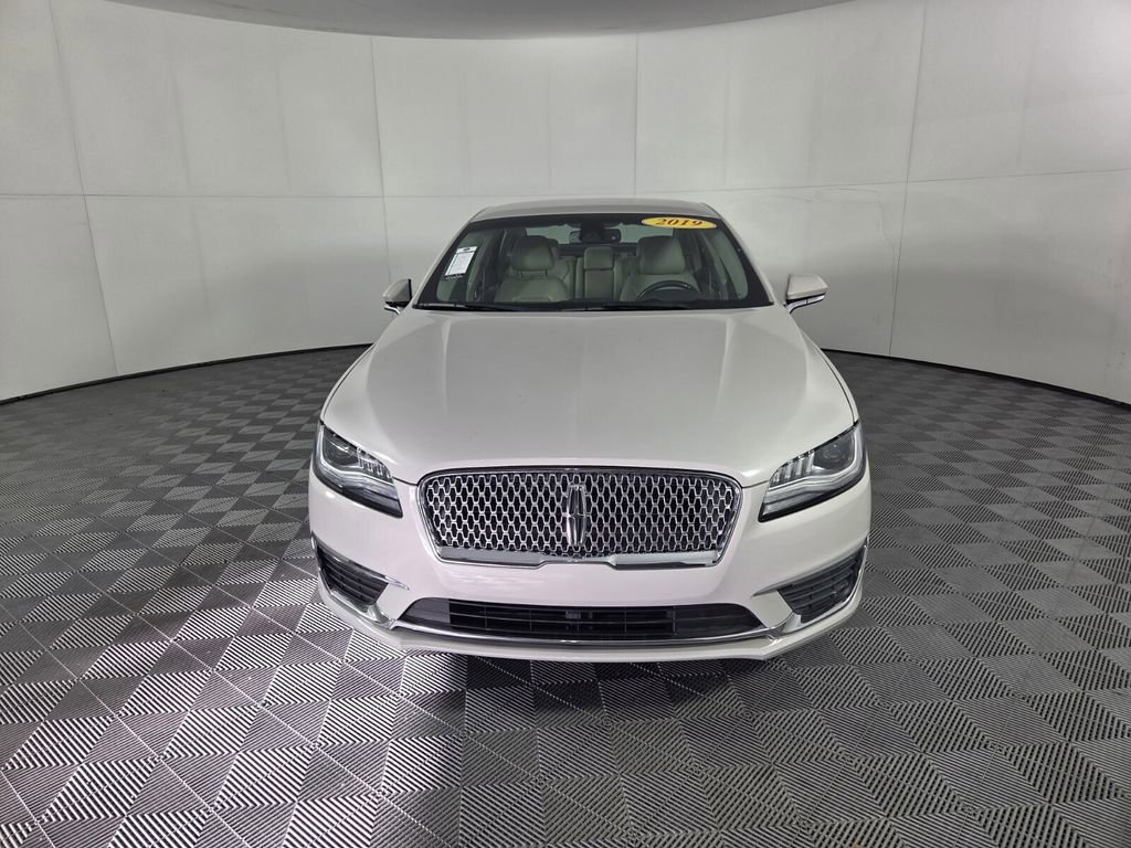Used 2019 Lincoln MKZ Premiere image 3
