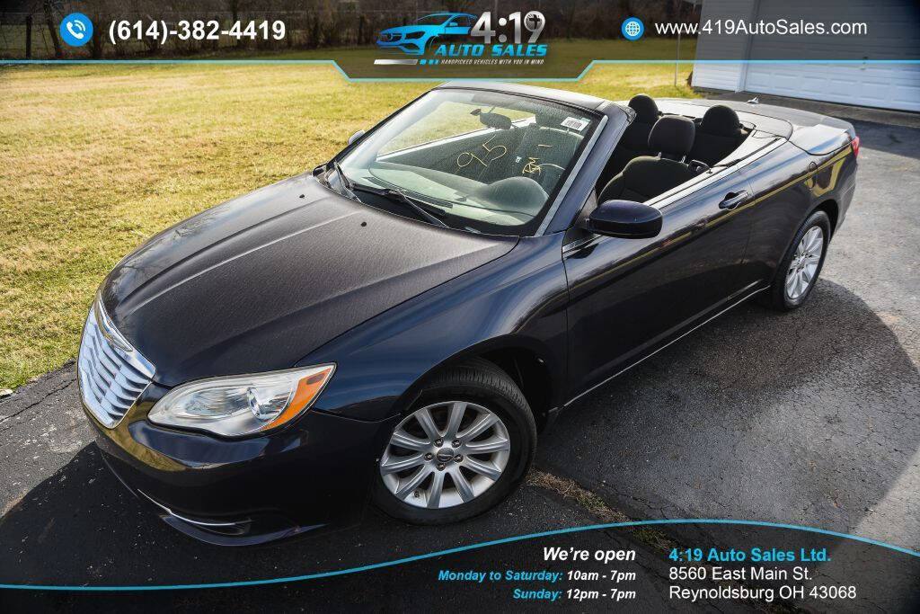 Used 2012 Chrysler 200 Touring FWD image 1