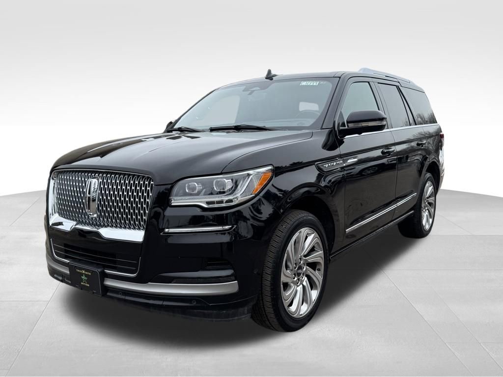 Used 2024 Lincoln Navigator Reserve w/ Equipment Group 201A AWD/4WD image 2