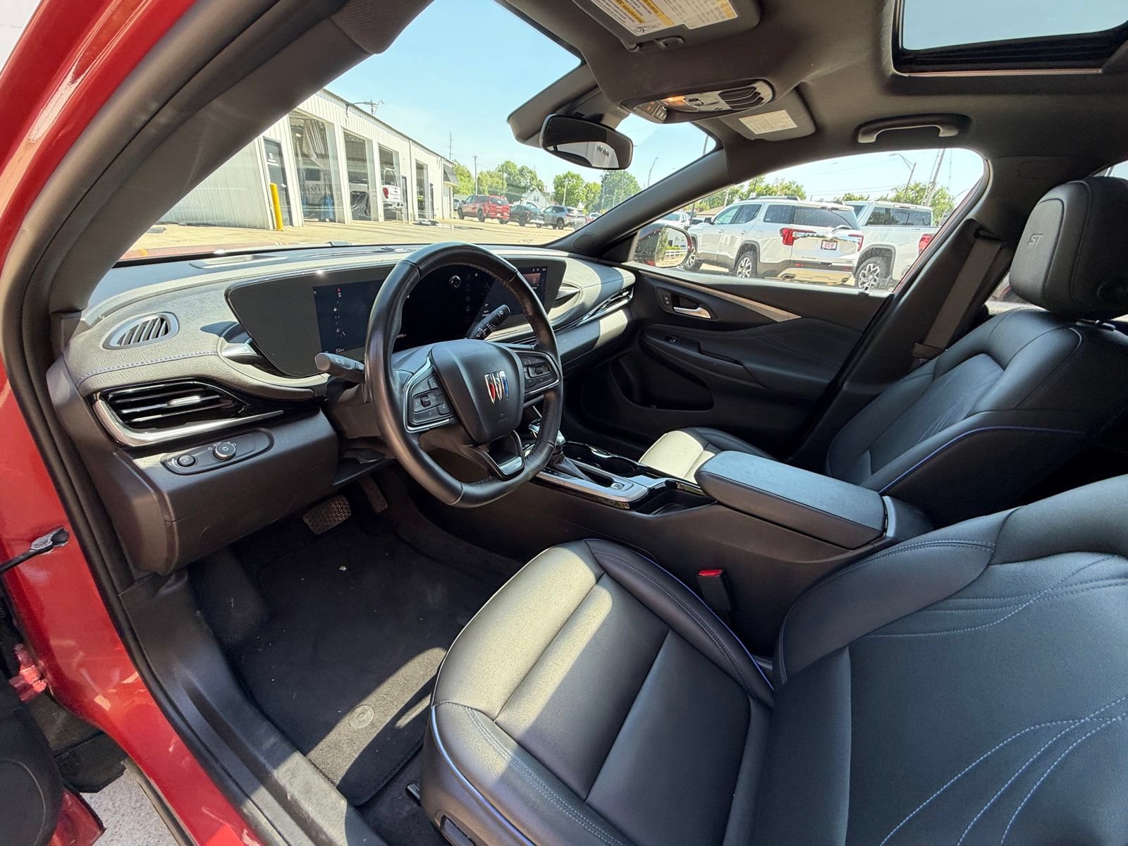 Used 2024 Buick Envista Sport Touring w/ Convenience I Package FWD image 25
