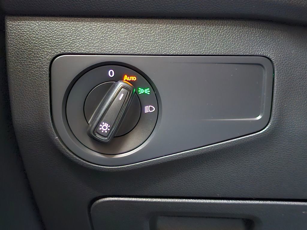 Used 2022 Volkswagen Tiguan S image 32