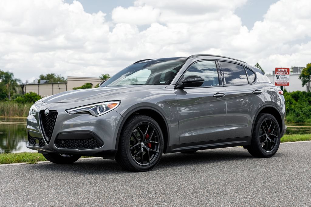 Used 2019 Alfa Romeo Stelvio Ti w/ TI Performance Package AWD/4WD image 7