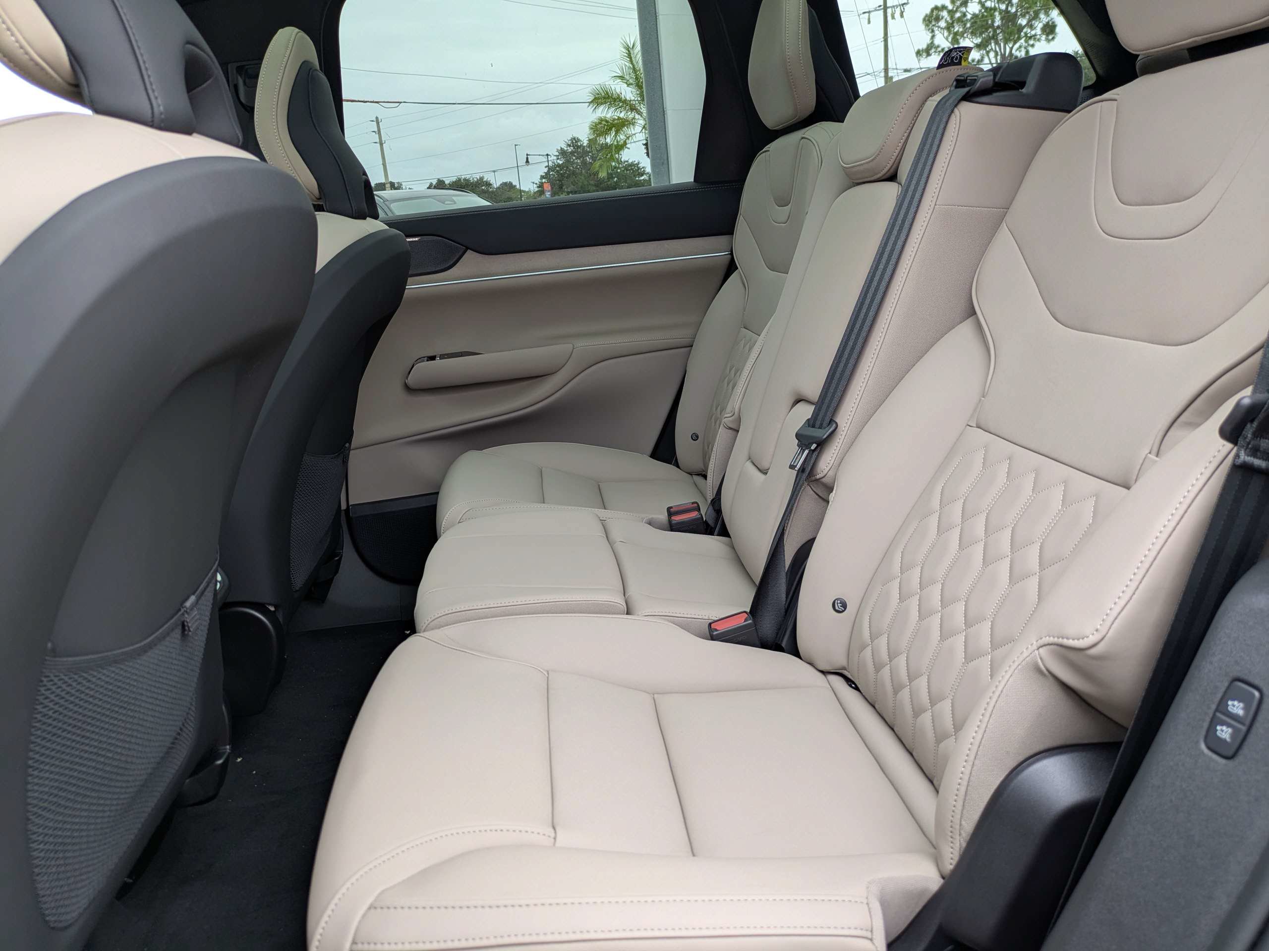 New 2025 Volvo EX90 Plus AWD/4WD image 14