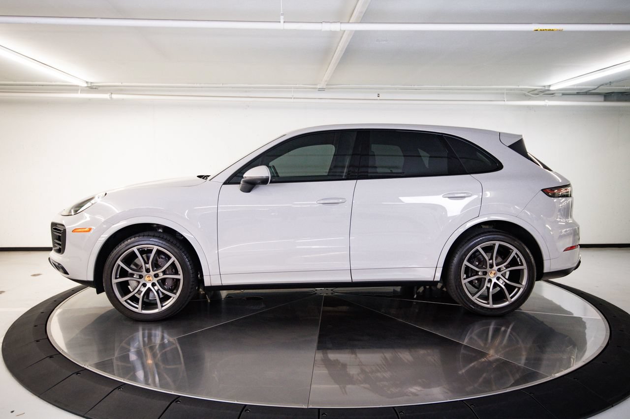 Certified 2023 Porsche Cayenne AWD/4WD image 2