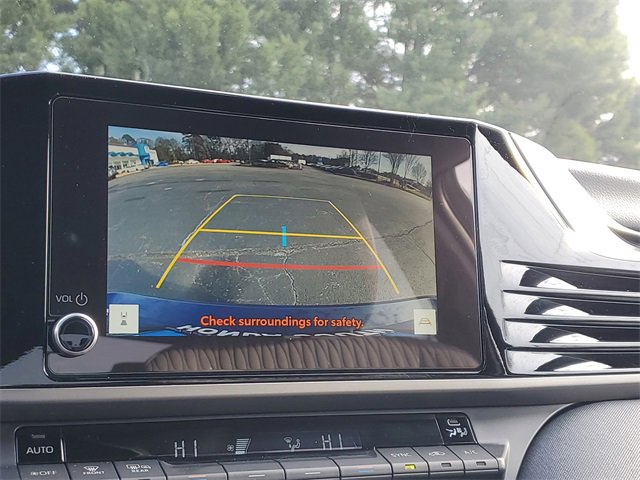 Used 2025 Toyota Camry LE w/ Convenience Package image 23