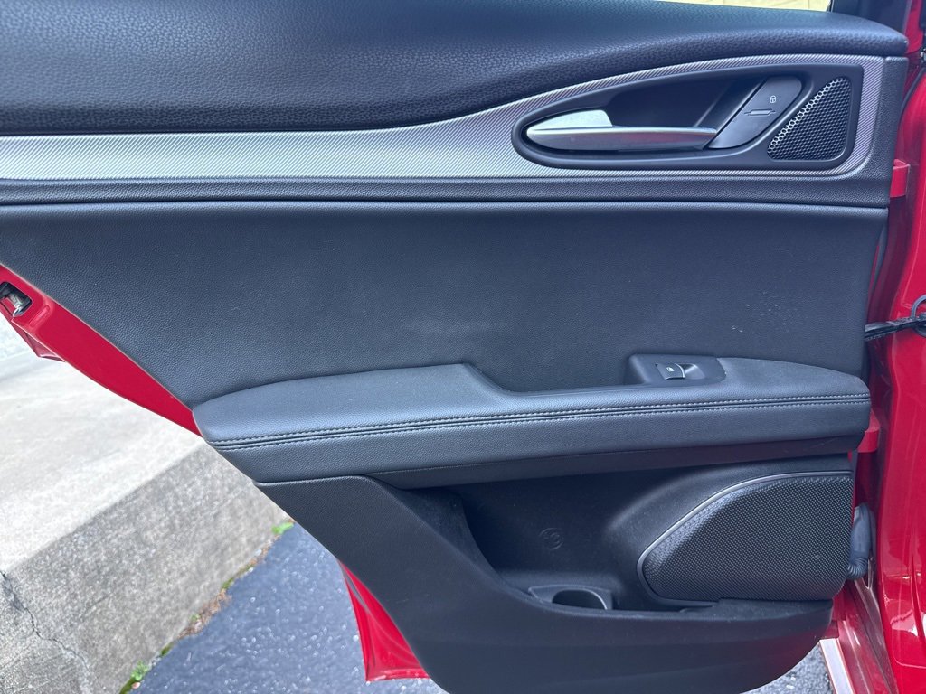 Used 2022 Alfa Romeo Stelvio Veloce image 44