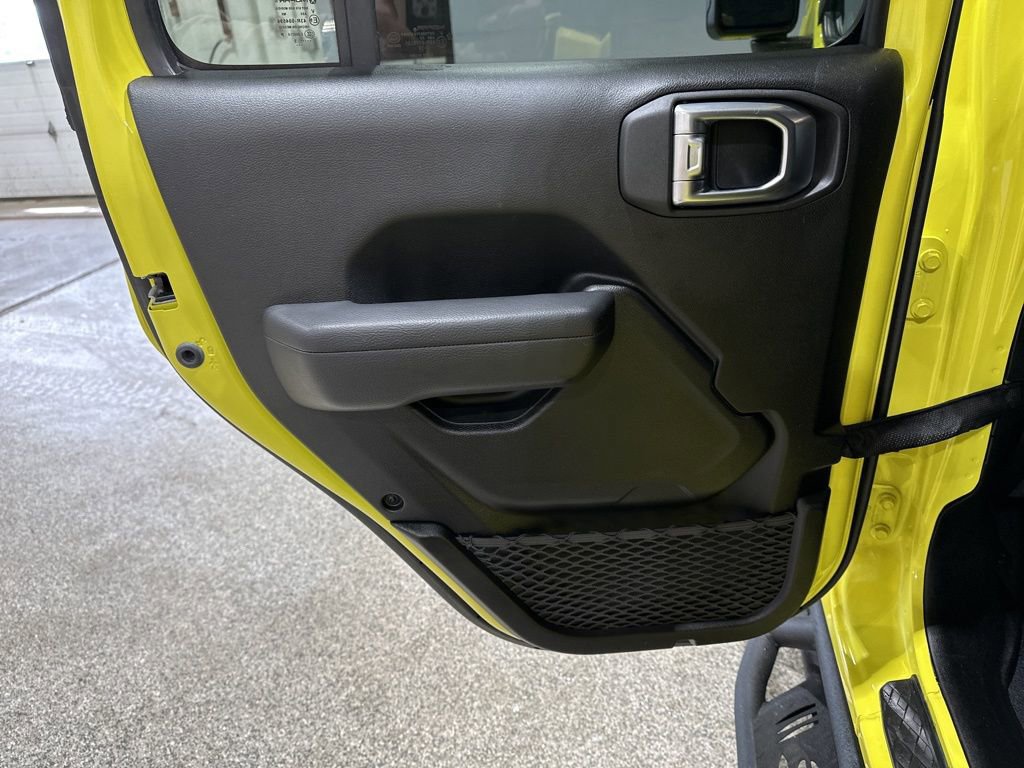 Used 2023 Jeep Gladiator Willys image 13