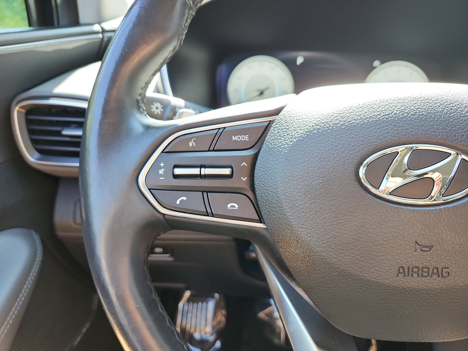 Used 2021 Hyundai Santa Fe Limited AWD/4WD image 28