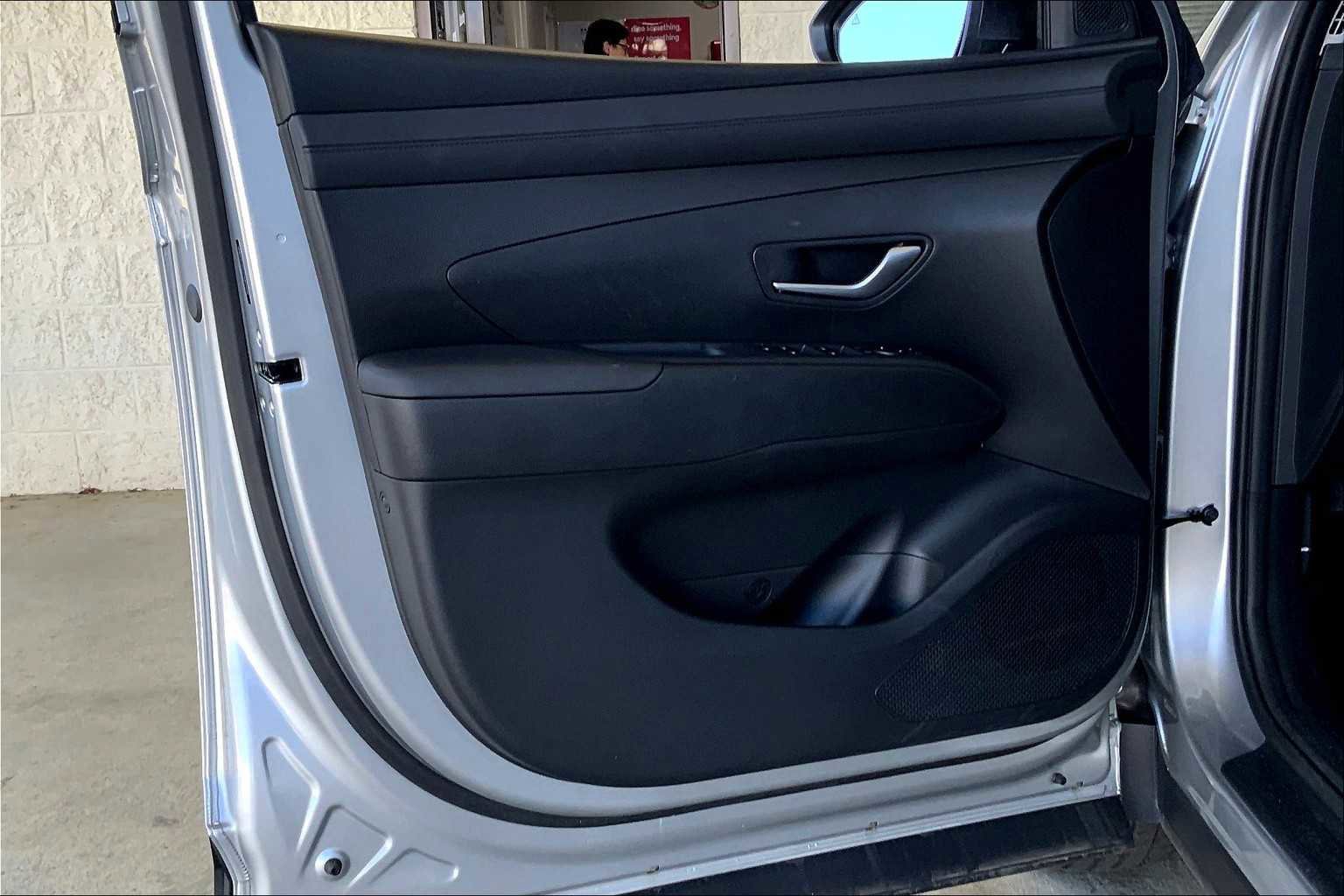 Used 2025 Hyundai Tucson SE image 39