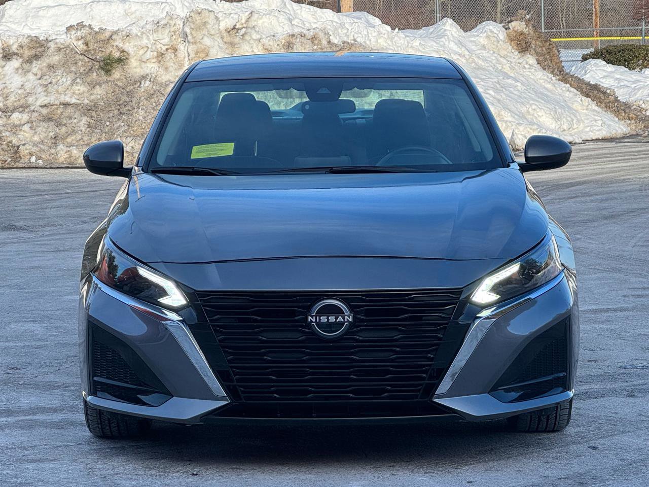 Used 2024 Nissan Altima 2.5 SV image 2
