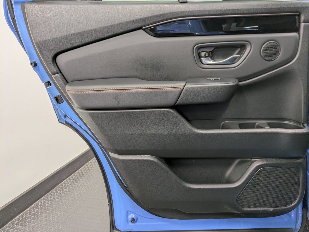 Used 2025 Honda Pilot TrailSport image 21