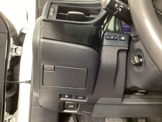 Used 2023 Lexus ES 300h w/ Premium Package FWD image 12