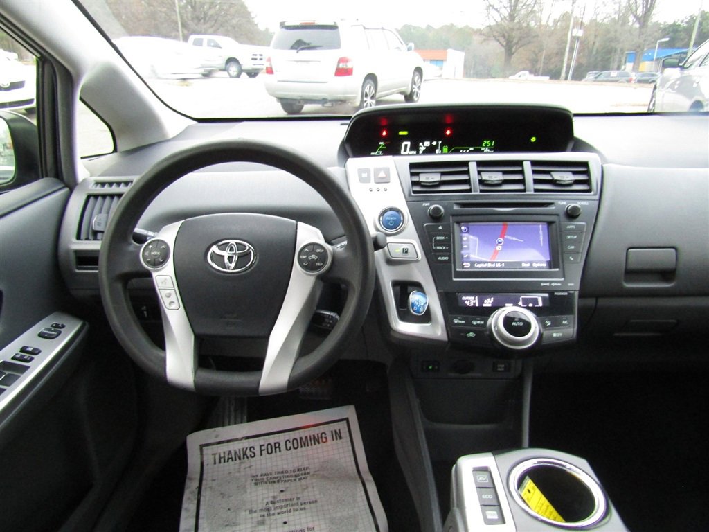 Used 2012 Toyota Prius V image 25
