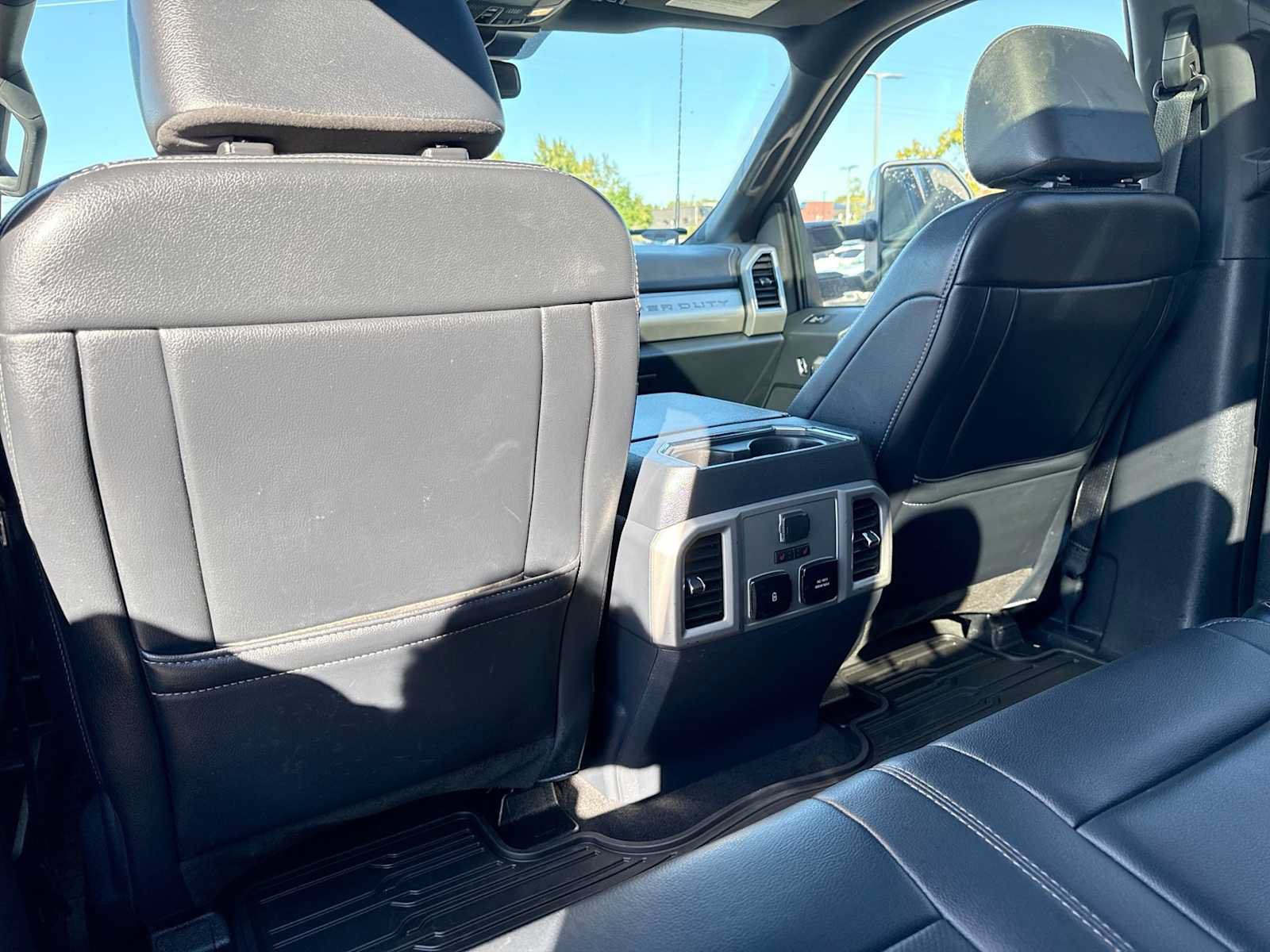 Used 2022 Ford F250 Lariat w/ Lariat Ultimate Package AWD/4WD image 17