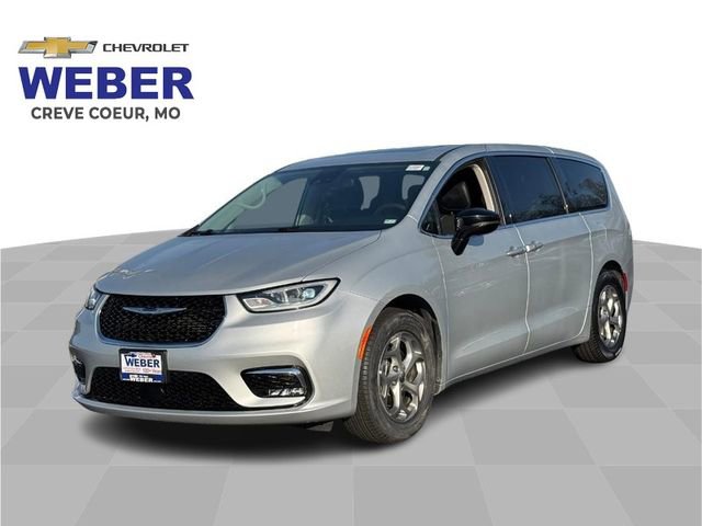 Used 2024 Chrysler Pacifica Limited image 1
