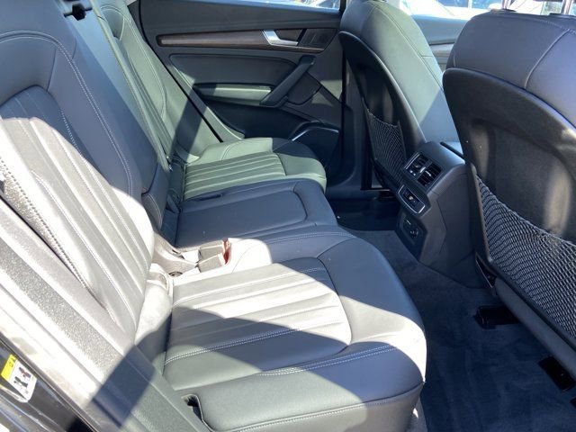 Used 2023 Audi Q5 2.0T Premium w/ Convenience Package AWD/4WD image 30