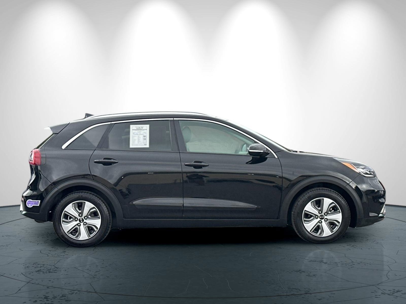 Used 2019 Kia Niro EX Premium w/ Sunroof Package image 3