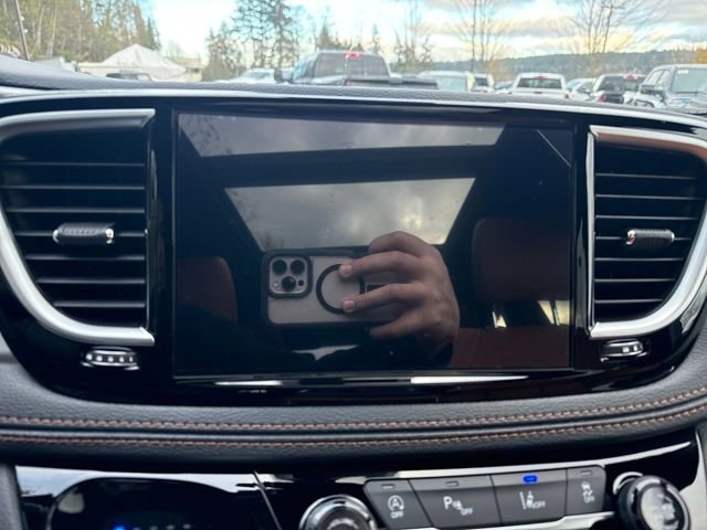 New 2026 Chrysler Pacifica Pinnacle image 23