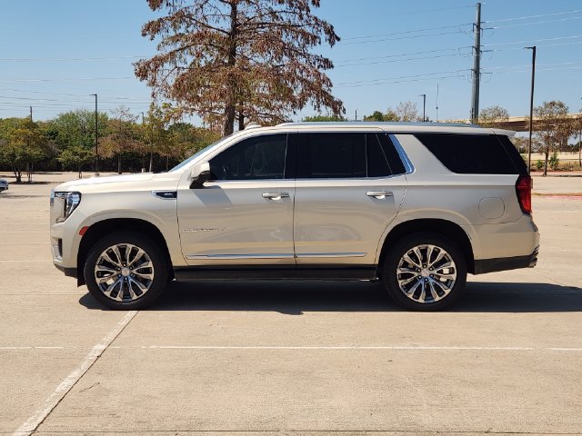 Used 2021 GMC Yukon Denali w/ Denali Ultimate Package AWD/4WD image 4