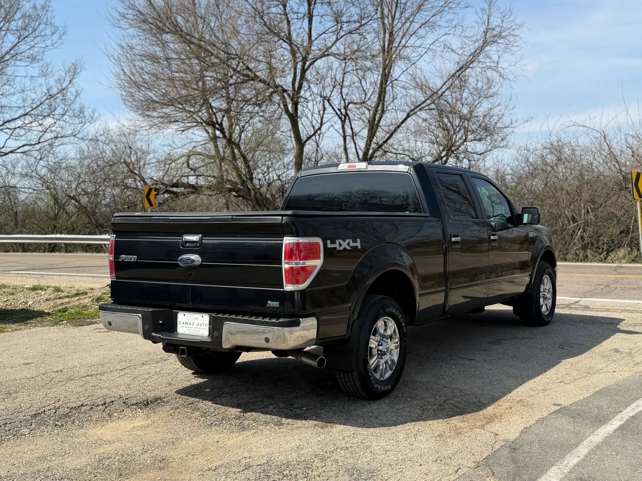 Used 2010 Ford F150 Lariat image 11