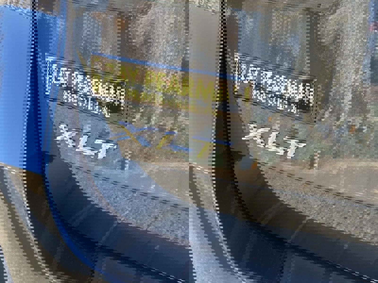 Used 2022 Ford Explorer XLT w/ Equipment Group 202A image 6