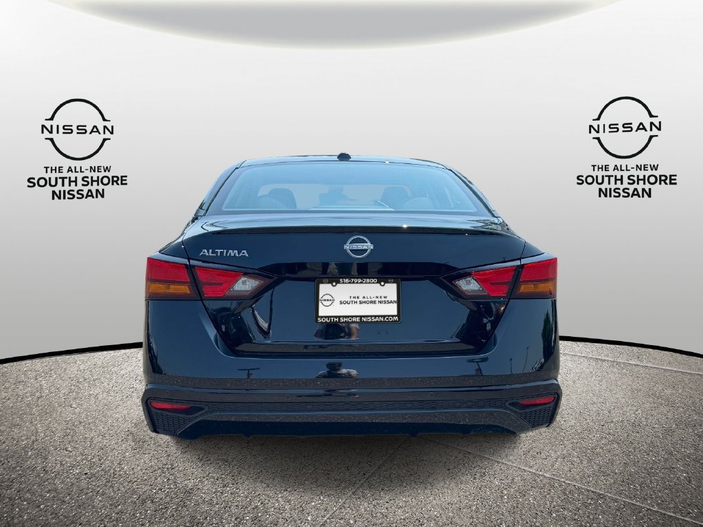 Used 2025 Nissan Altima 2.5 SV FWD image 6
