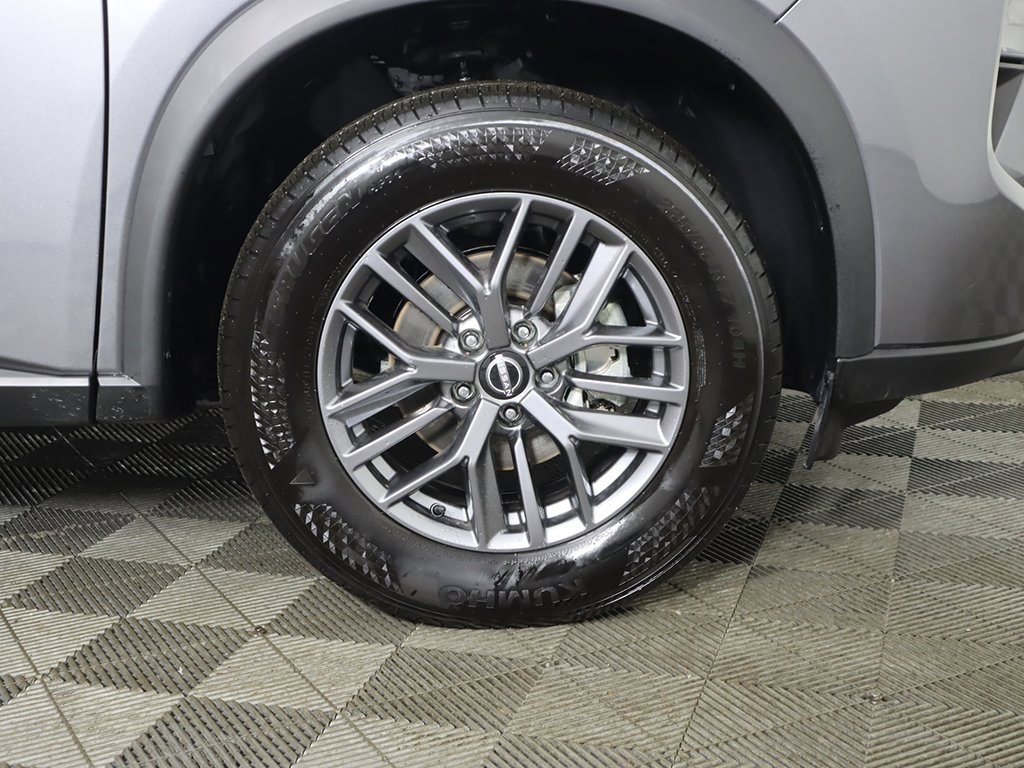 Used 2024 Nissan Rogue S image 18