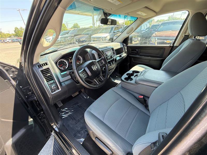 Used 2015 RAM 1500 Express RWD image 19