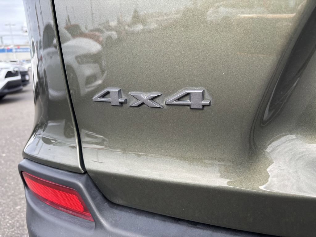 Used 2021 Jeep Cherokee Trailhawk w/ Technology Group image 11