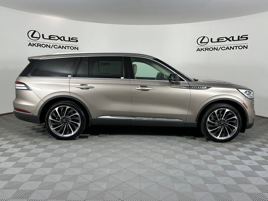 Used 2020 Lincoln Aviator Reserve w/ Equipment Group 202A image 6