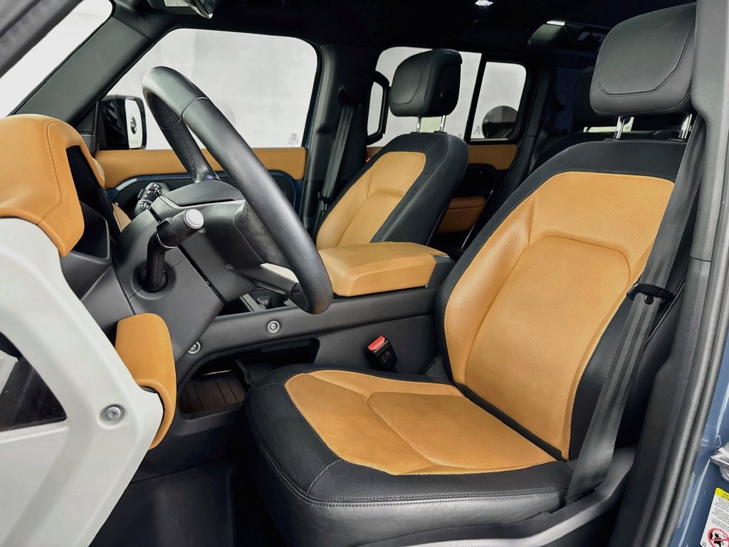 Certified 2024 Land Rover Defender 110 X-Dynamic SE AWD/4WD image 21