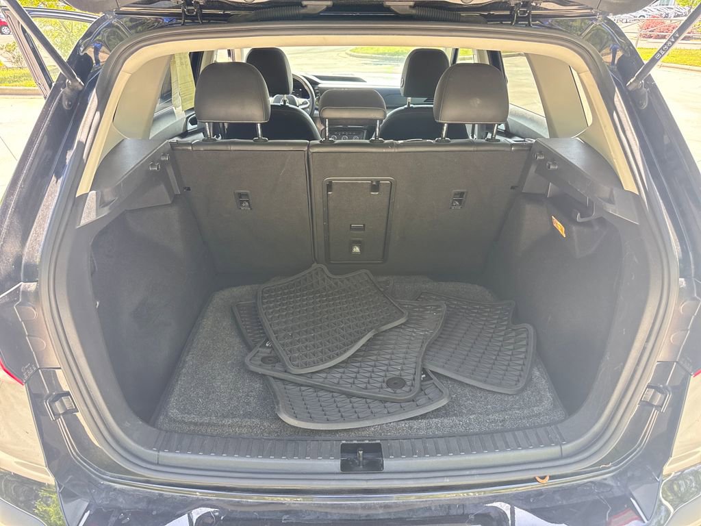 Used 2022 Volkswagen Taos SE image 31