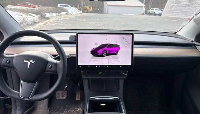 Used 2023 Tesla Model Y Long Range image 3