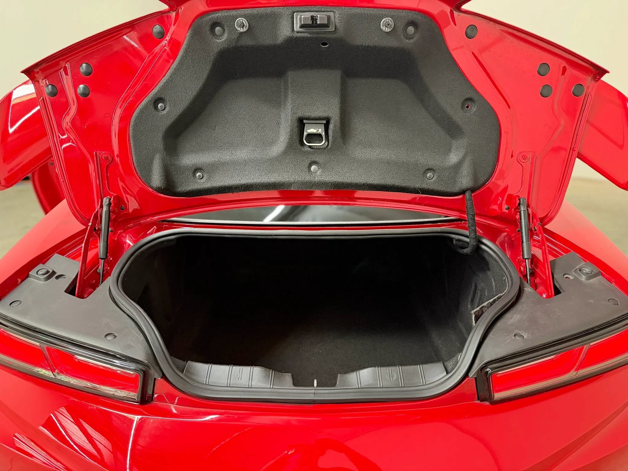 Used 2018 Chevrolet Camaro ZL1 RWD image 27