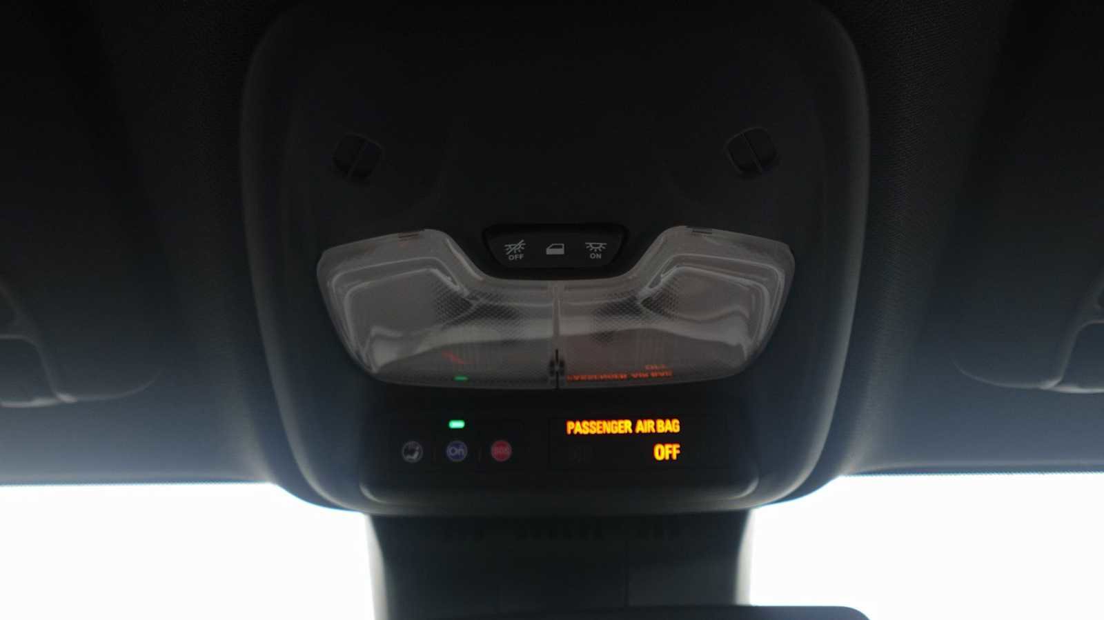 Used 2024 Chevrolet Colorado ZR2 w/ Technology Package AWD/4WD image 33